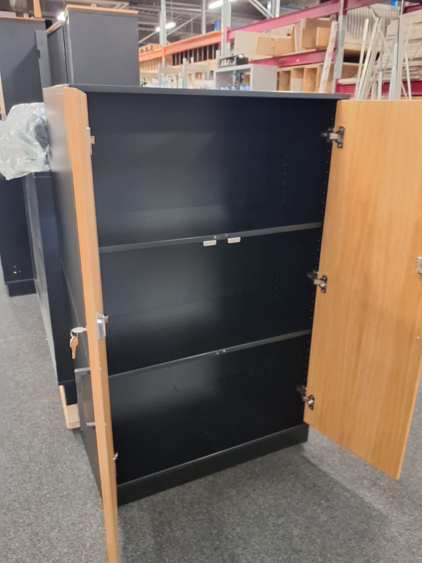 Stort kontor skab